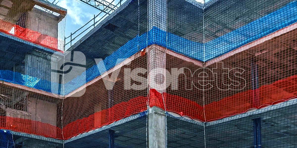 Visornets Vertikale Sicherheitsnetze Typ U Bauwerk - Perimeterabschluss - VISOR FALL ARREST NETS